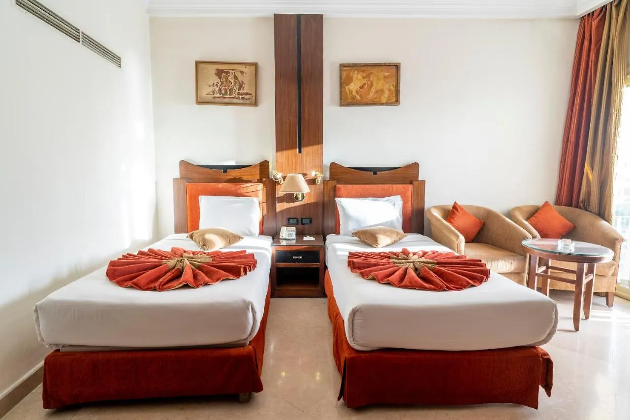 Aracan Eatabe Luxor Hotel