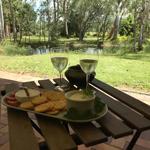 https://noosa-lake-weyba.queenslandhotels.net